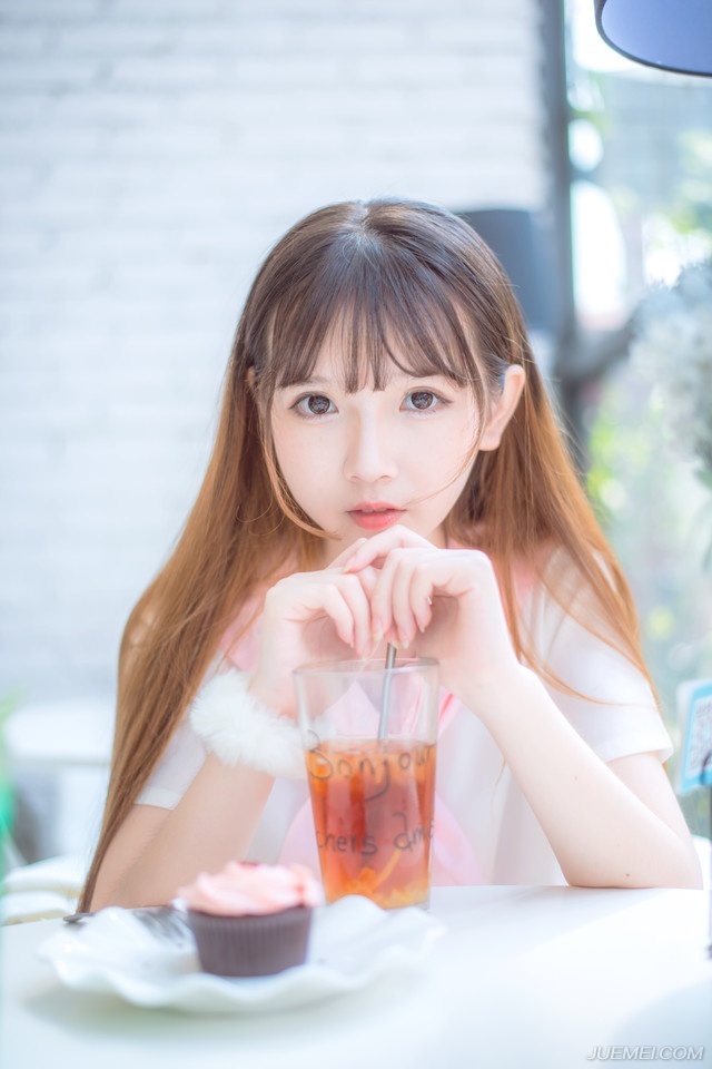 “此人与我等并非一条心，留之无用，甚至日后还会坏事。”法正摇了摇头，淡漠道。